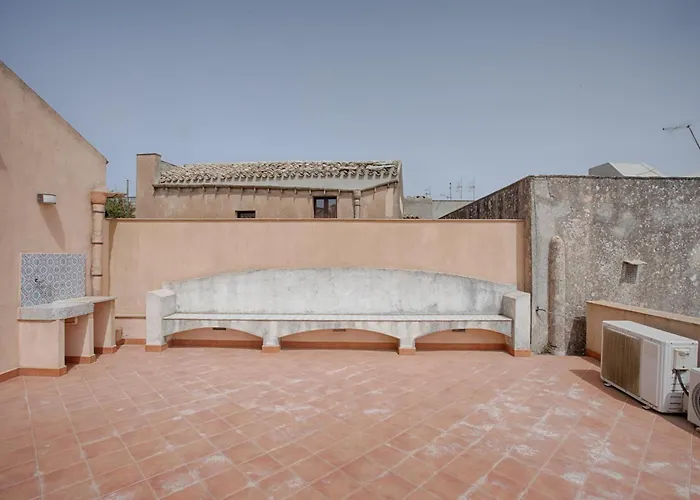 Guesthost - Lovely With Terrace And Stunning View