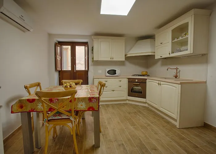 Guesthost - Lovely With Terrace And Stunning View Lejlighed *